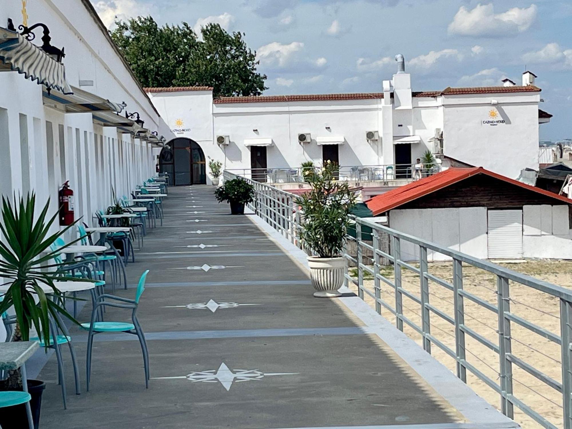 Hostel Cazino Nord Rooms Mamaia Exteriör bild